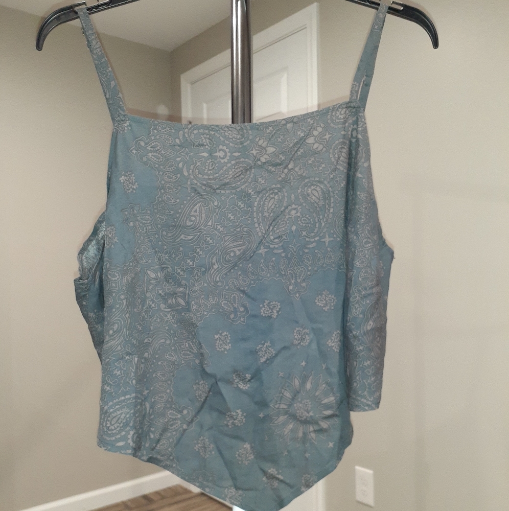 #90 NWT Women's Plus Bandana Top